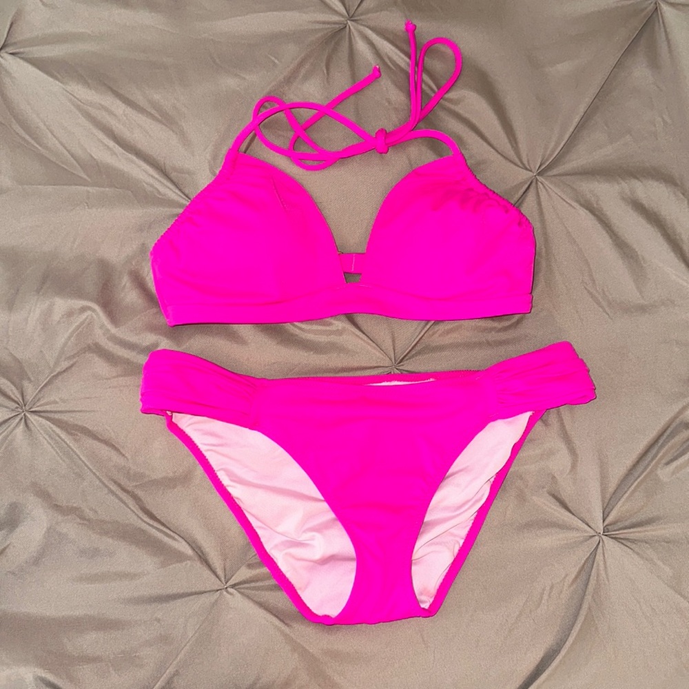 Beautiful hot pink color Victoria’s Secret Bikini